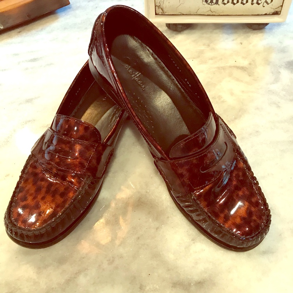 Cole Haan Patent Leopard Loafers 8.5 Like New! 2D2